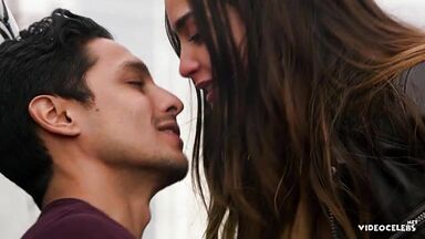 Mishel Prada sexy in Vida (2019)