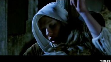 Scarlett Johansson sexy in Girl with a Pearl Earring (2003)