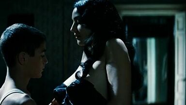 Monica Bellucci nude in Malena (2000)
