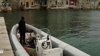 Salma Hayek sexy in The Hitman's Wife's Bodyguard (2021)