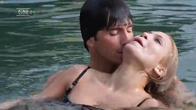 Jennifer Lopez sexy in Angel Eyes (2001)