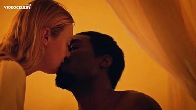 Hot kisses between a black guy and Dakota