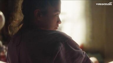 Hunter Schafer starts his morning with kisses