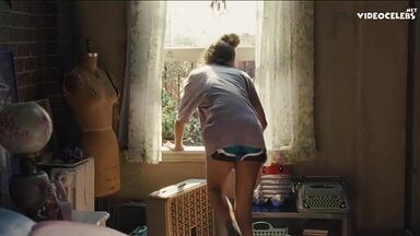 Hunter Schafer starts his morning with kisses