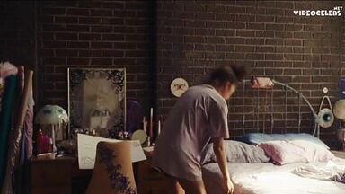 Hunter Schafer starts his morning with kisses