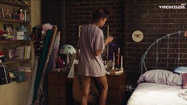 Hunter Schafer starts his morning with kisses