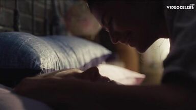 Hunter Schafer starts his morning with kisses