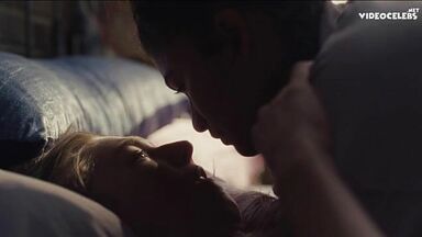 Hunter Schafer starts his morning with kisses