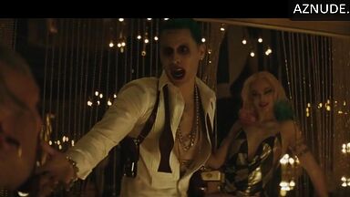 Margot in the arms of a black man