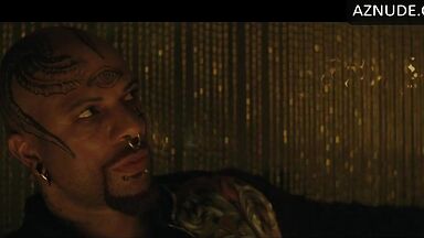 Margot in the arms of a black man