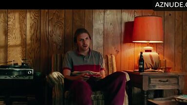 This is what happens if you touch Margot Robbie's tits