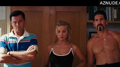 Margot make sex on a pile of money