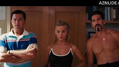 Margot make sex on a pile of money