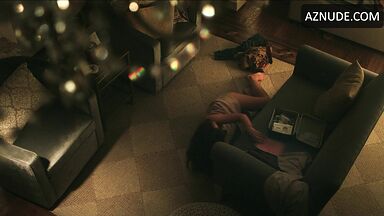 Sex on the floor with bare ass