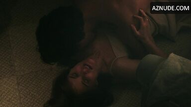 Sex on the floor with bare ass