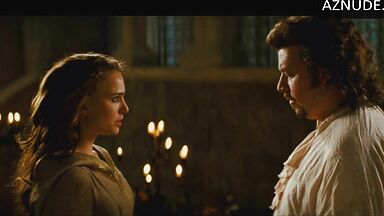 Natalie Portman shows us her pussy