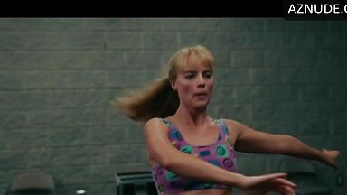 Margot the ice artist