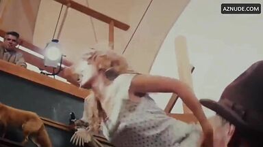 Margot shows us her left tits