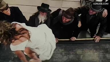 Margot shows us her left tits