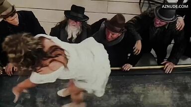 Margot shows us her left tits