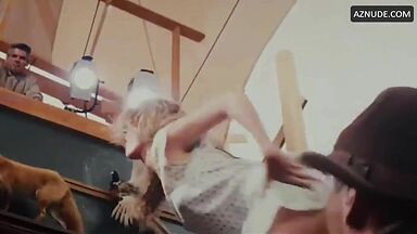 Margot shows us her left tits