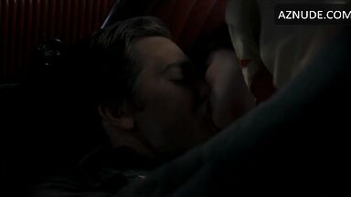 Backseat foreplay with Anne Hathaway