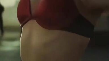 Margot Robbie gets dressed