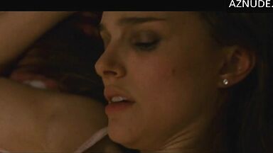Moaning oral sex performed by Mila Kunis