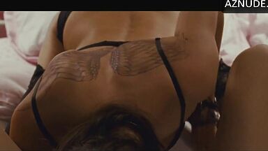 Moaning oral sex performed by Mila Kunis