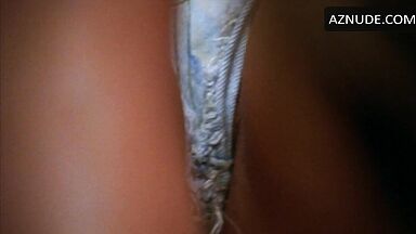 Bijou Phillips shows us her pussy for a few seconds