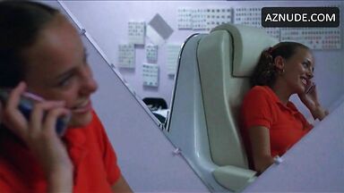 Bijou Phillips shows us her pussy for a few seconds