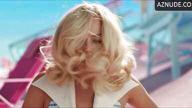 Margot Robbie and her perfect legs