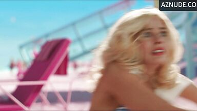 Margot Robbie and her perfect legs