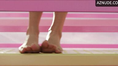 Margot Robbie and her perfect legs