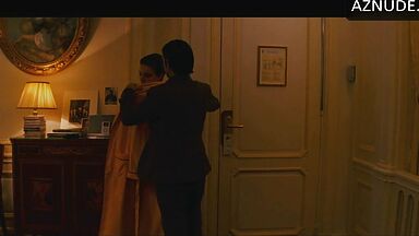 Anne Hathaway naked in a hotel room