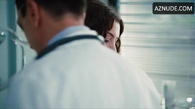 Orgasming Anne Hathaway