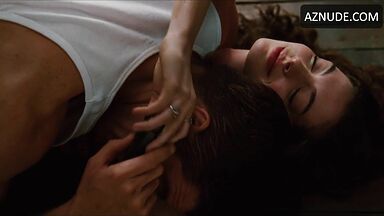 Orgasming Anne Hathaway