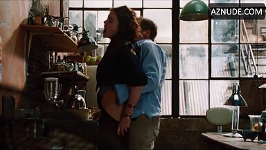 Orgasming Anne Hathaway