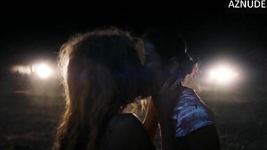 Hot lesbic kiss