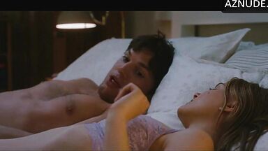 Natalie Portman sex scene