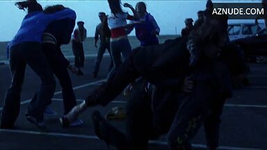 Anne Hathaway fighting