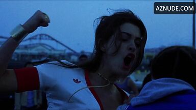 Anne Hathaway fighting