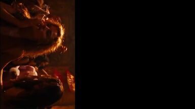 Margot Robbie sexy in Babylon