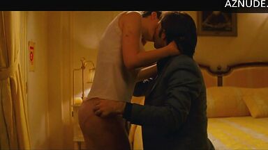 Kissing in hotel room