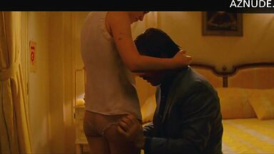 Kissing in hotel room