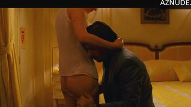 Kissing in hotel room