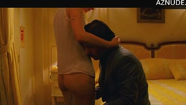 Kissing in hotel room