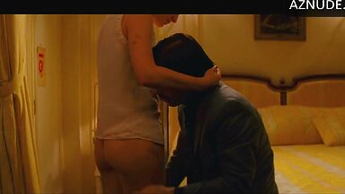 Kissing in hotel room