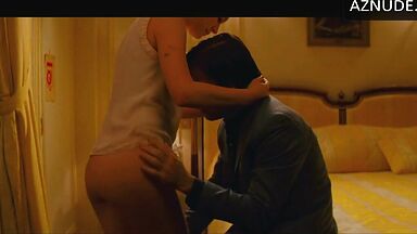 Kissing in hotel room