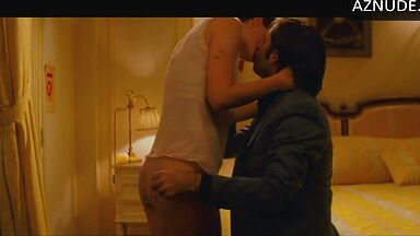 Kissing in hotel room